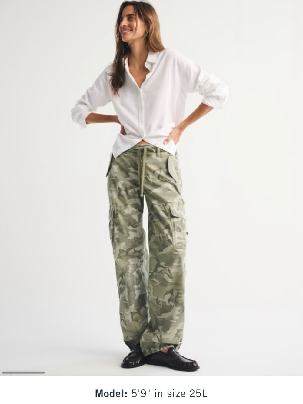 Abercrombie & Fitch Low Rise Ultra Lose Cargo Pant Curve Love Size 28 LONG